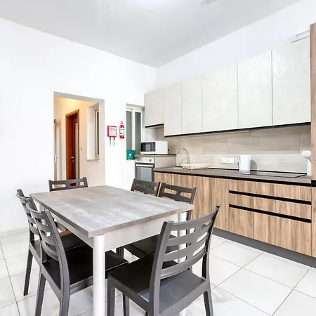 아파트 Delightful 3br Sliema Apt Near Promenade By 360 Estates 세인트폴스베이
